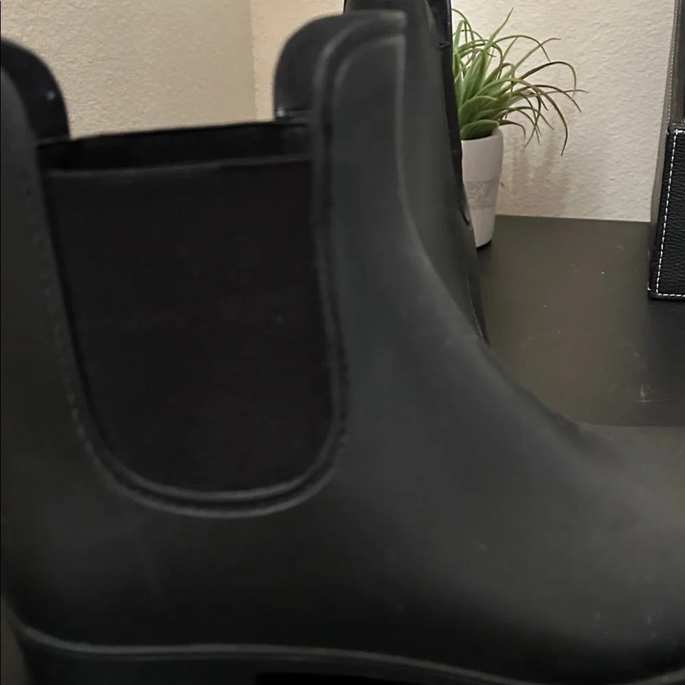 Black Chelsea Boots